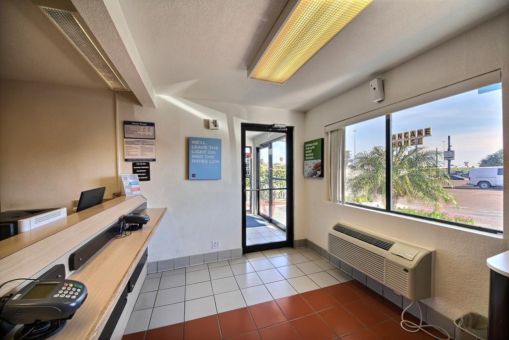 Motel 6-Laredo, Tx - South エクステリア 写真