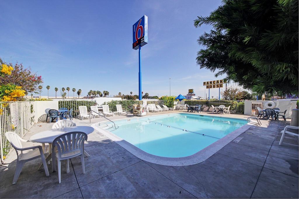 Motel 6-Laredo, Tx - South エクステリア 写真