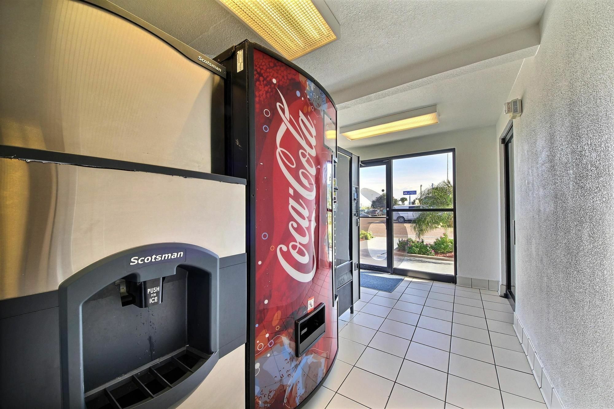 Motel 6-Laredo, Tx - South エクステリア 写真